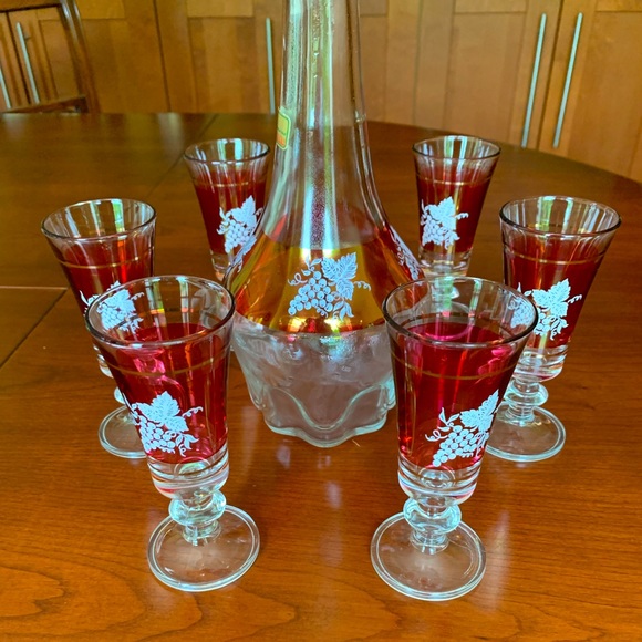 Ruby Red & clear glass cut tall decanter & cordials with grapes print 8 Pc set - Picture 2 of 11